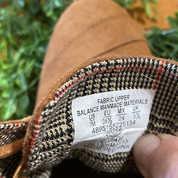 Bongo Ankle Boots - Picture 10 of 11